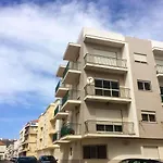 Spacious With Sea View In - 120 M², Fireplace شقة