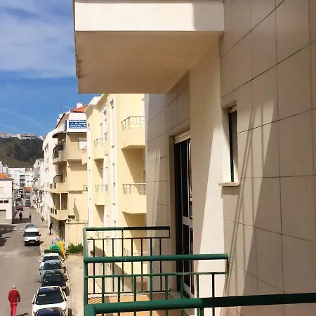 Spacious With Sea View In - 120 M², Fireplace Appartamento Nazaré