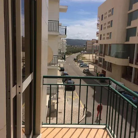 Spacious With Sea View In - 120 M², Fireplace شقة