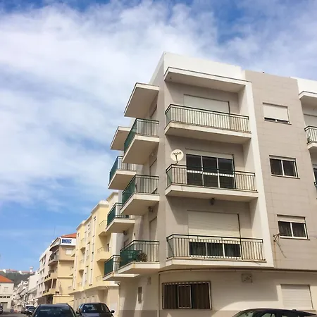 Spacious With Sea View In - 120 M², Fireplace Apartment Nazaré